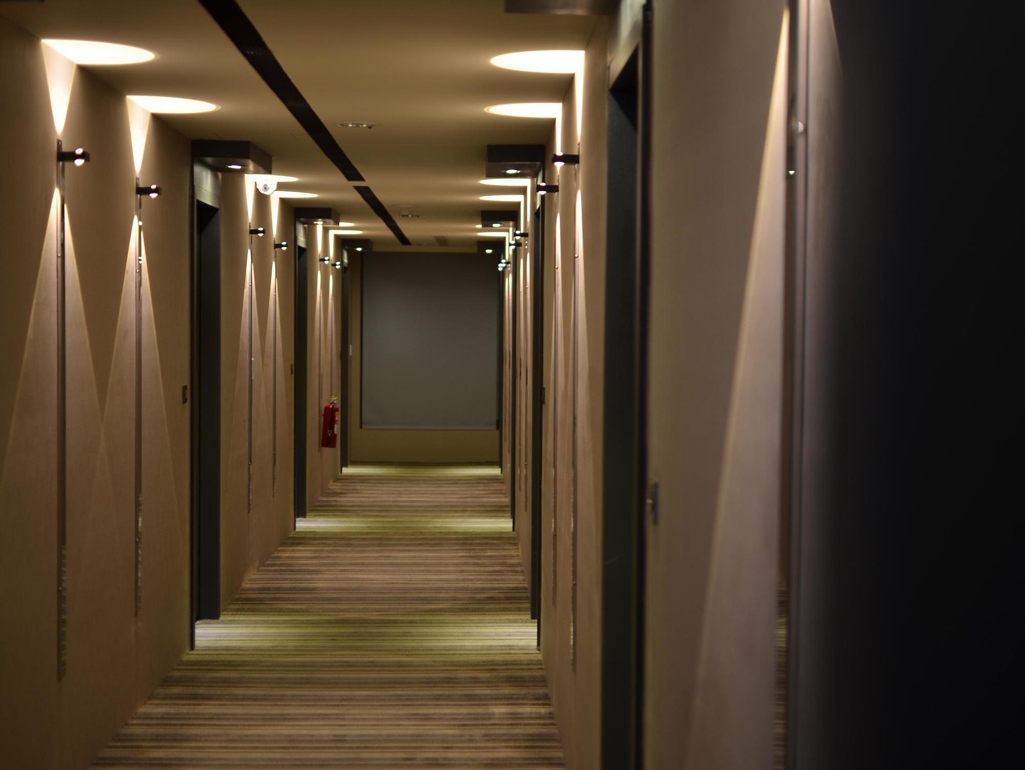 Hotel Cube Đài Trung Ngoại thất bức ảnh