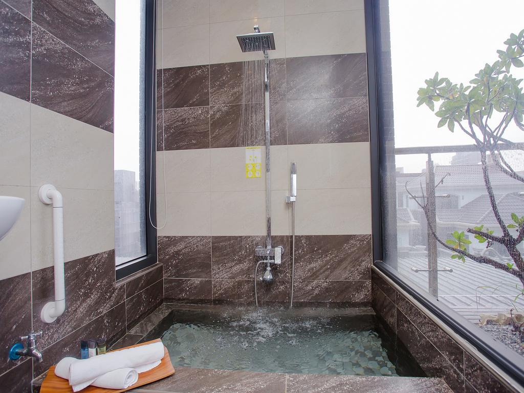 Hotel Cube Đài Trung Ngoại thất bức ảnh