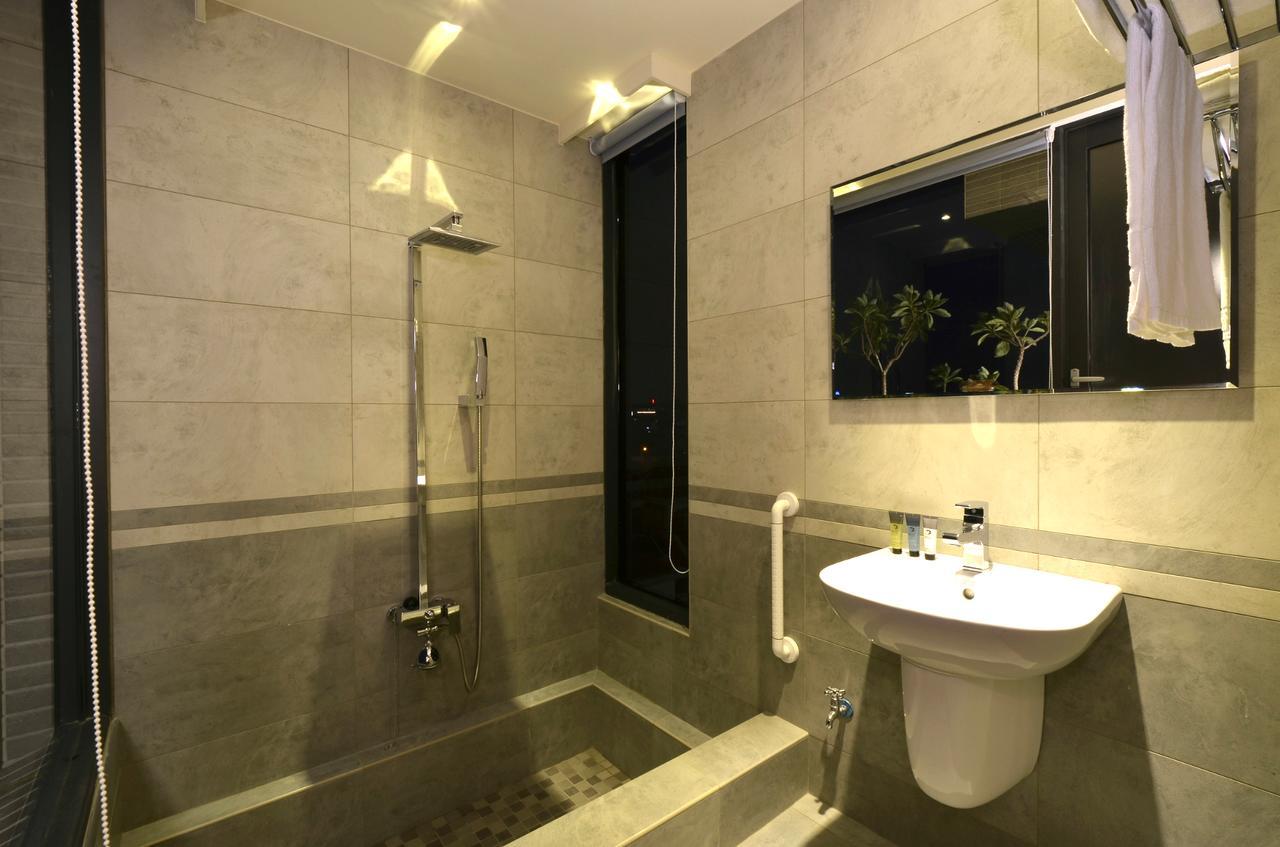 Hotel Cube Đài Trung Ngoại thất bức ảnh