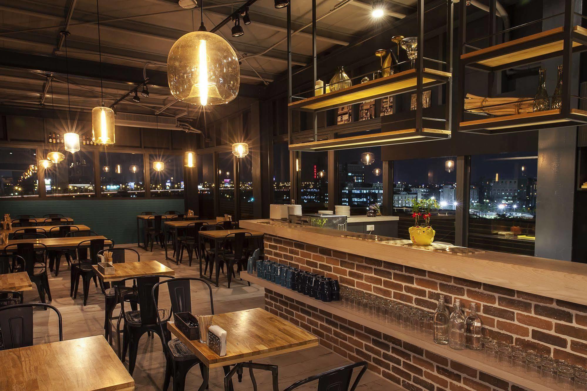 Hotel Cube Đài Trung Ngoại thất bức ảnh